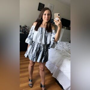 Navy & white flowy romper size small